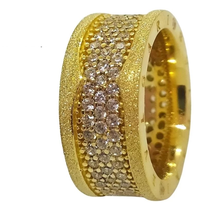 Aliança de Moeda Quadrada Bulgari Diamantada com 126 pedras Alianca de Moeda Quadrada Bulgari Diamantada com 126 pedras | Joias Douradas